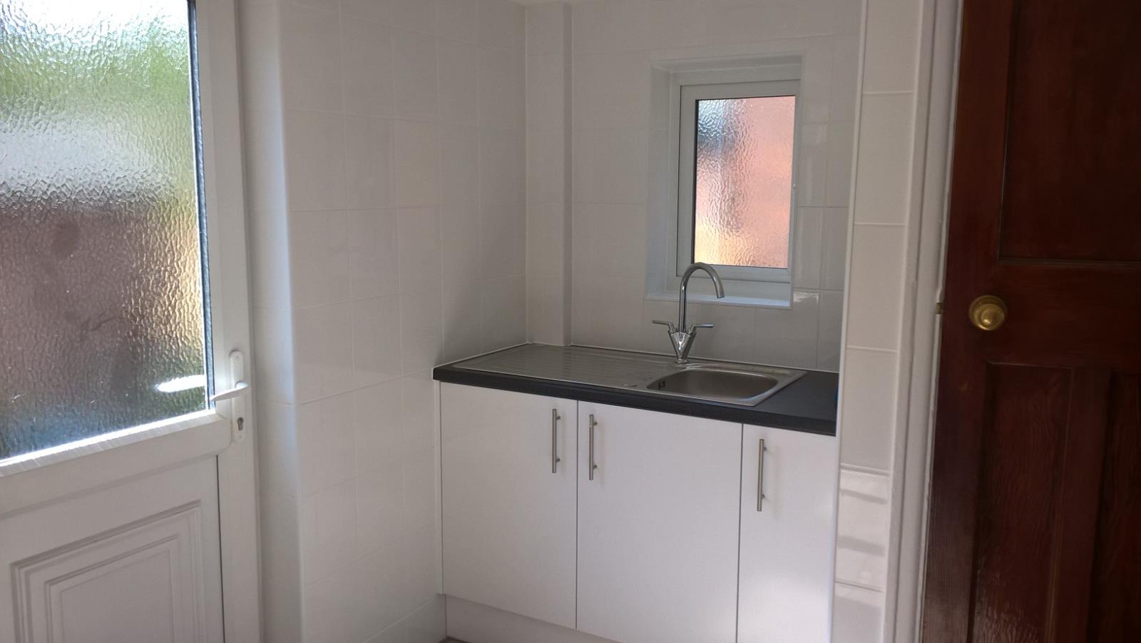 3 Bedroom SemiDetached House Let in Rotherham, S65