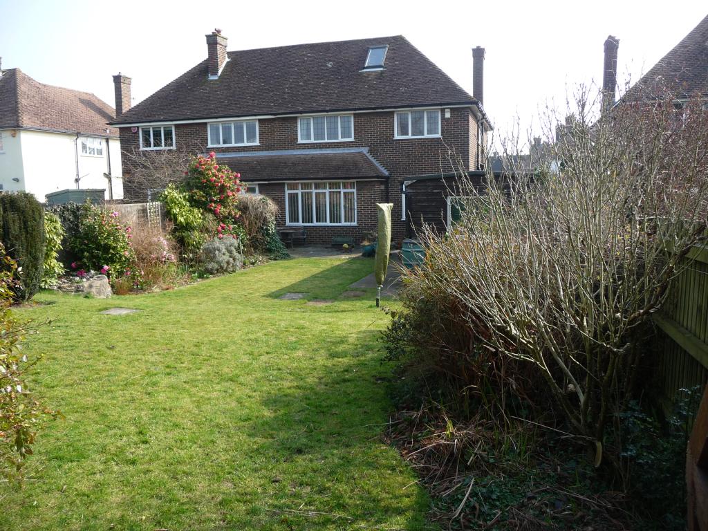 3 Bedroom SemiDetached House Sold in Folkestone, CT19