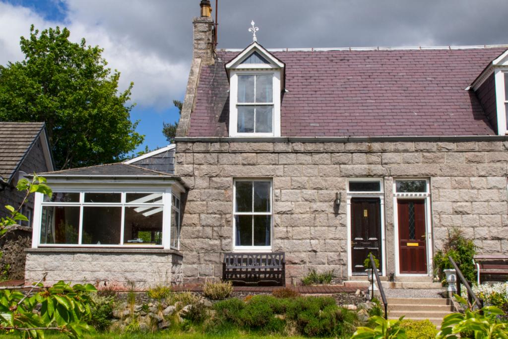 3 Bedroom SemiDetached House Sold in Aboyne, AB34