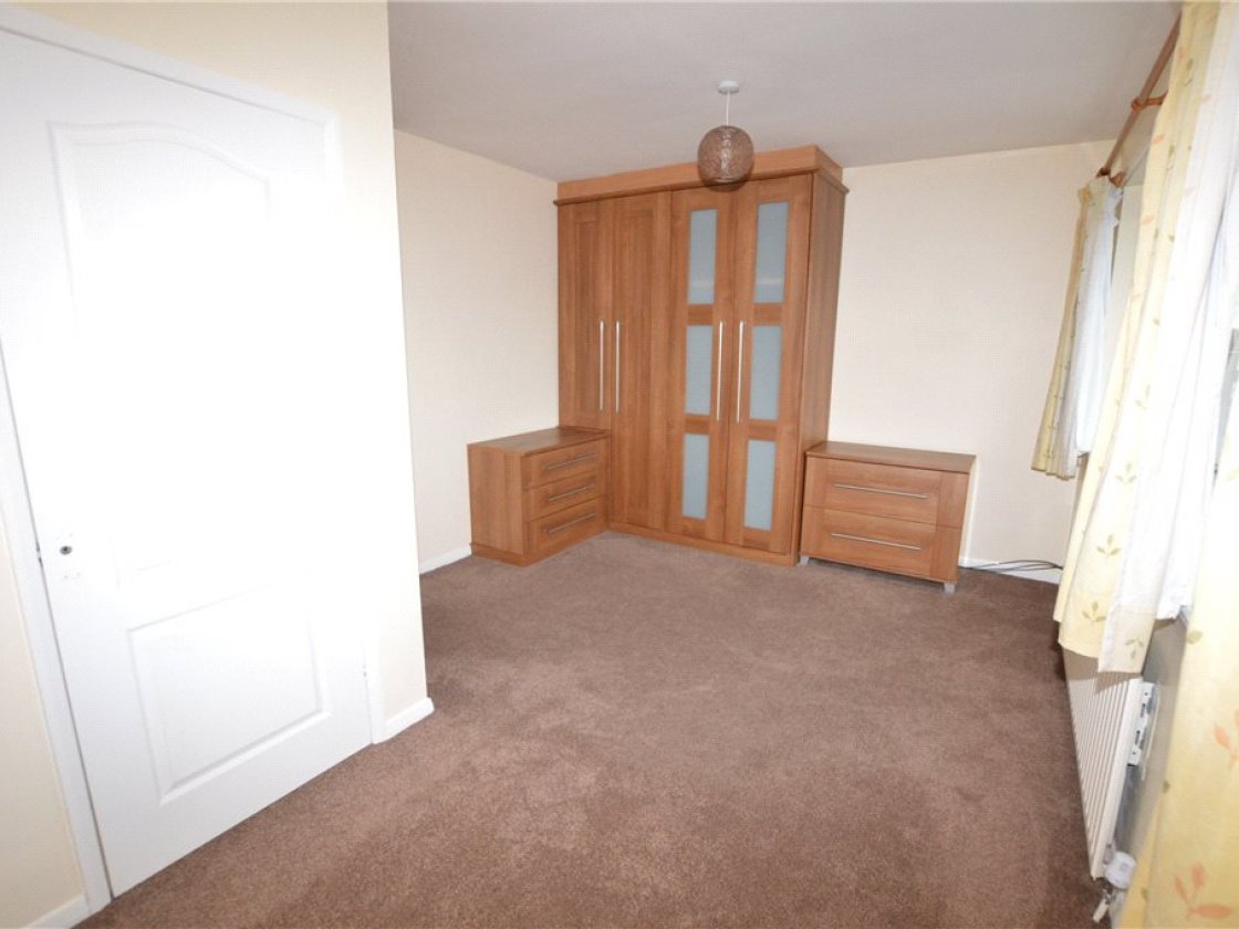 2 Bedroom End Terraced House Let in Wakefield, WF1