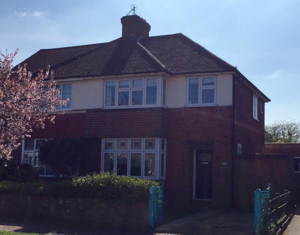 3 Bedroom Semi Detached House Sold In Bedford Mk41