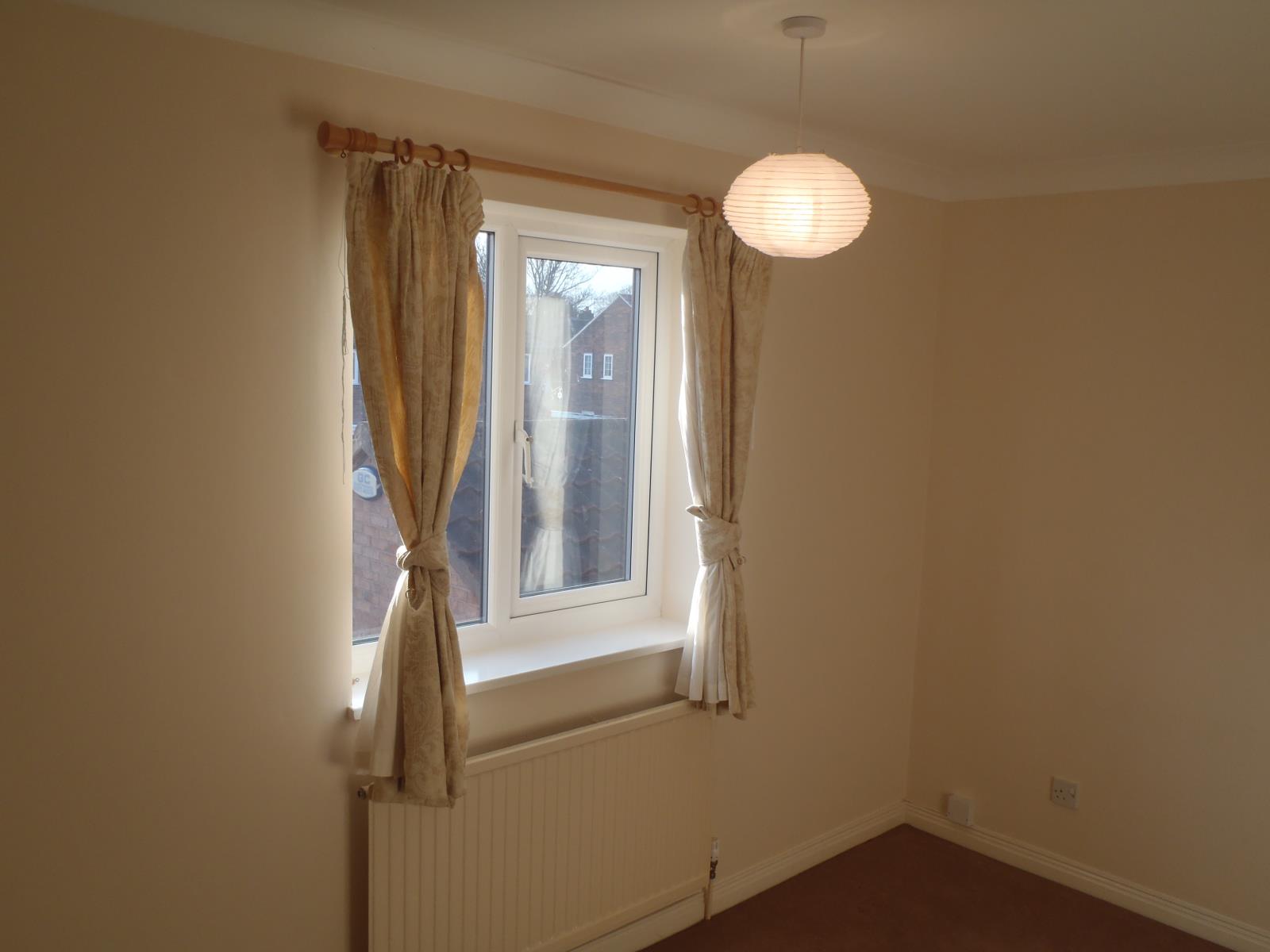 2 Bedroom SemiDetached House Sold in Knottingley, WF11