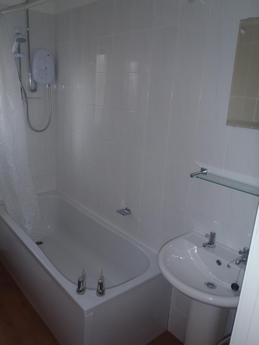 2 Bedroom SemiDetached House Sold in Knottingley, WF11