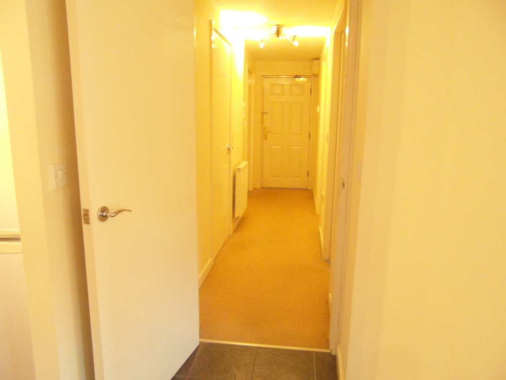 2 Bedroom Apartment Sold in Wakefield, WF2