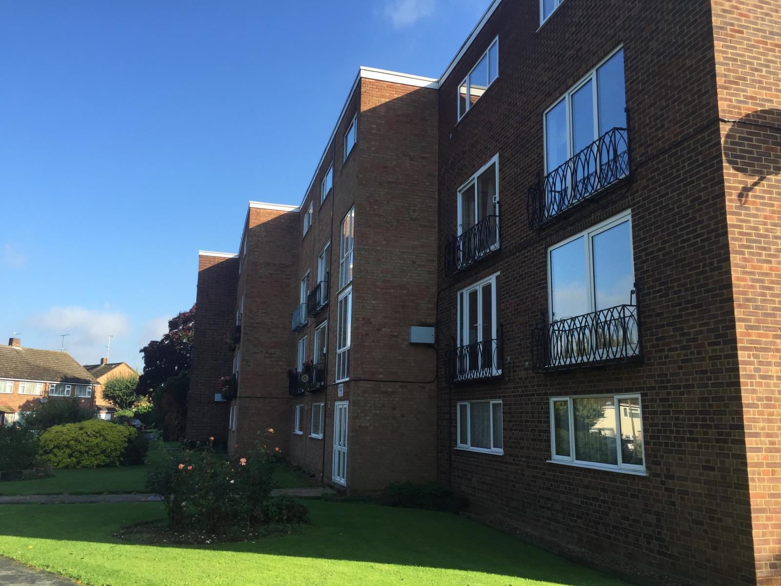 2 Bedroom Flat Let in Stortford, CM23