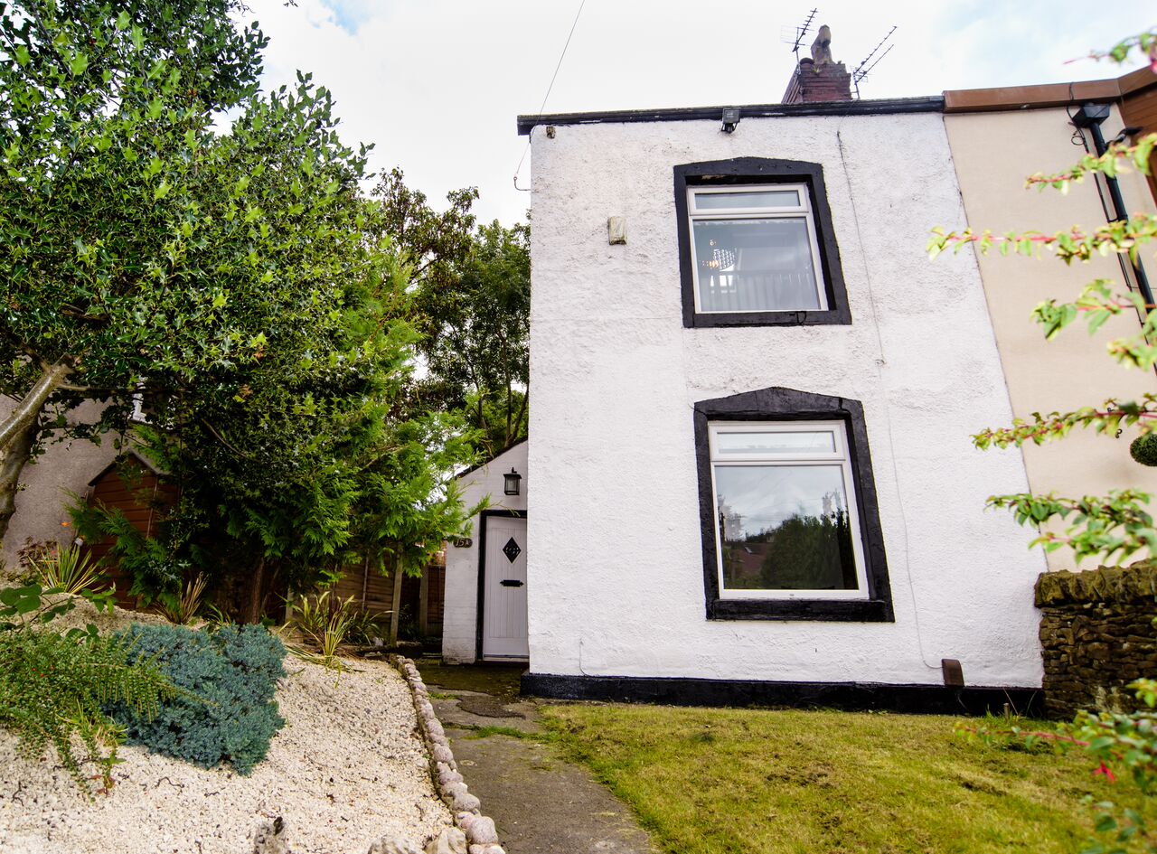 2 Bedroom End Terraced House Let in AshtonunderLyne, OL6
