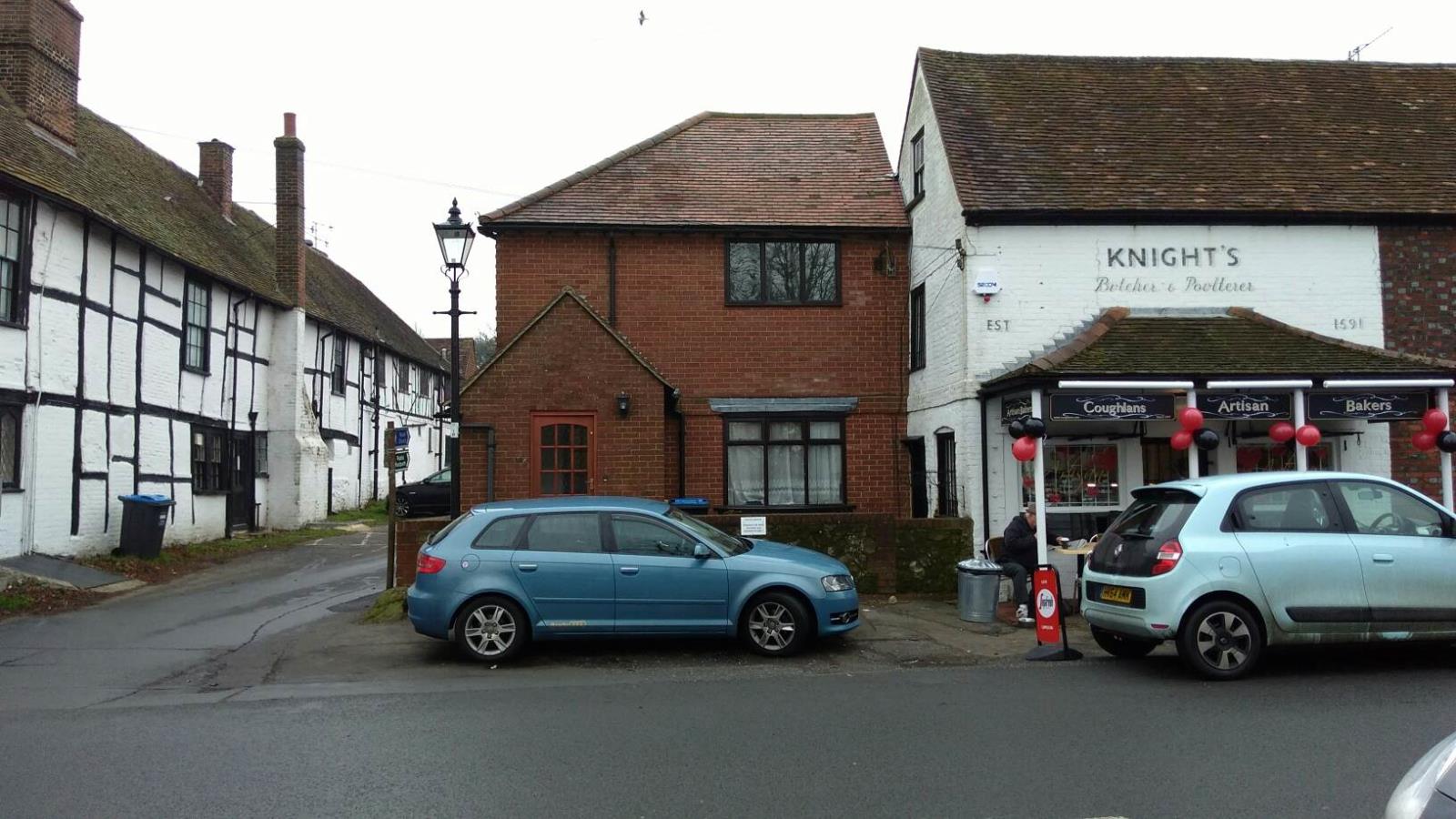 2 Bedroom Village House Let in Godstone, RH9