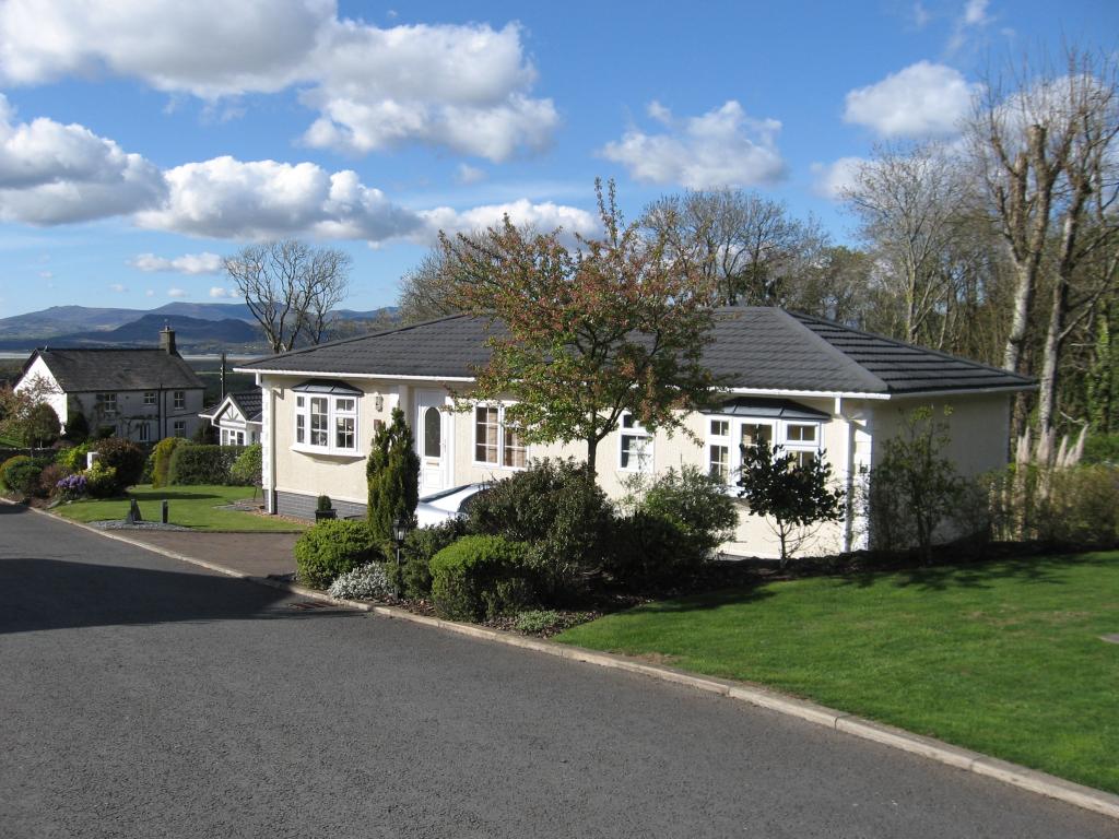2 Bedroom Park Home Sold in Harlech, LL46
