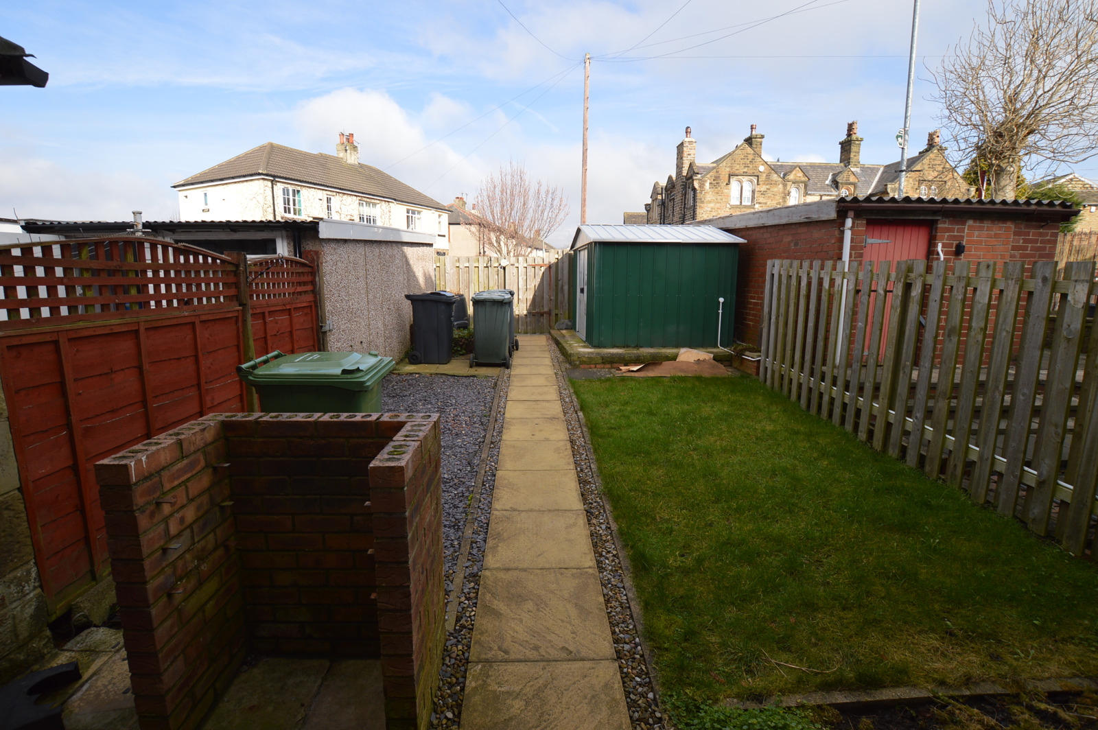 2 Bedroom Terraced House Let in Cleckheaton, BD19