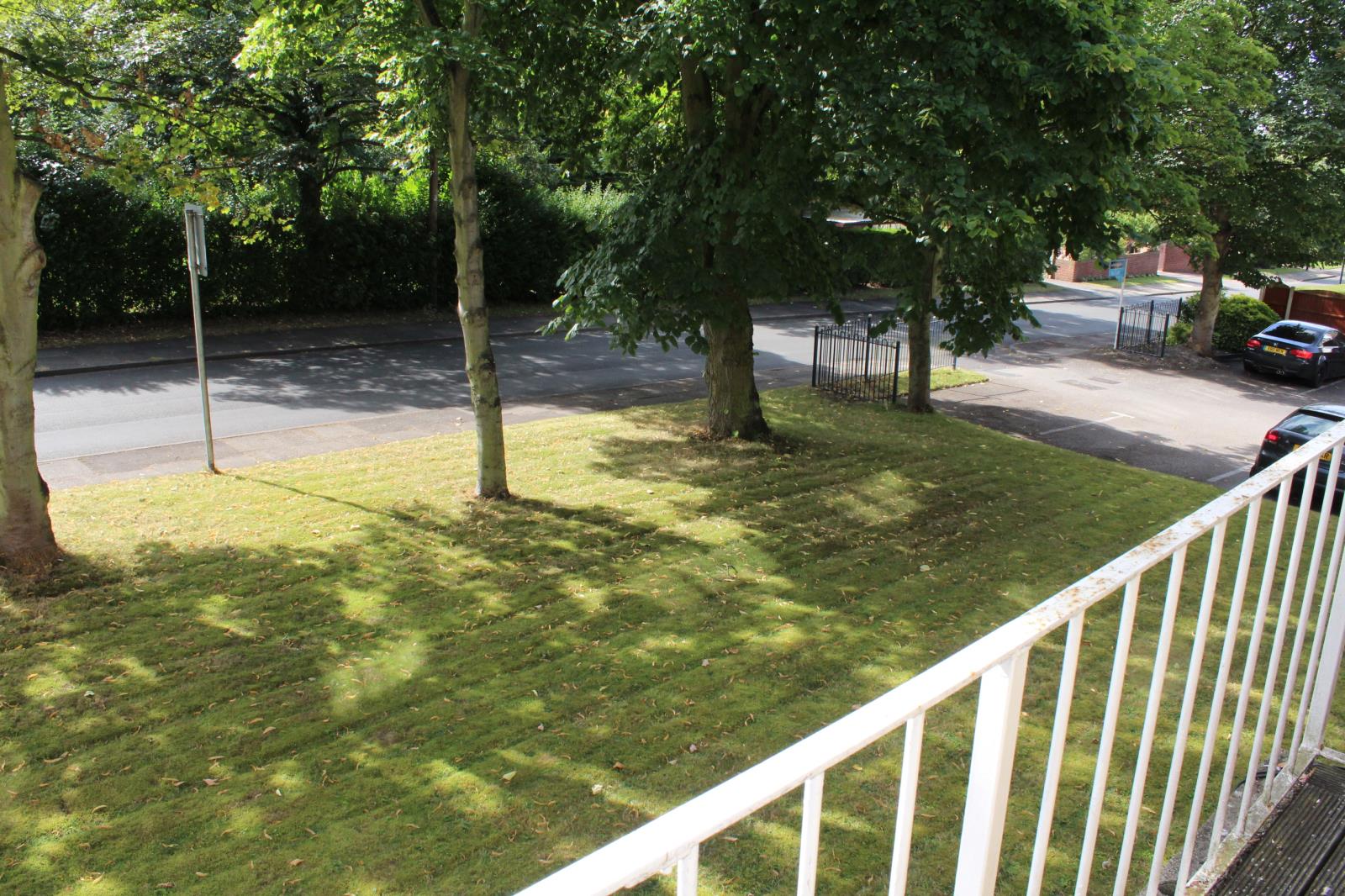 2 Bedroom Serviced Apartments Let in Doncaster, DN4