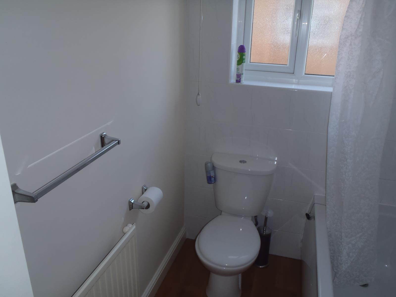 2 Bedroom SemiDetached House Sold in Knottingley, WF11