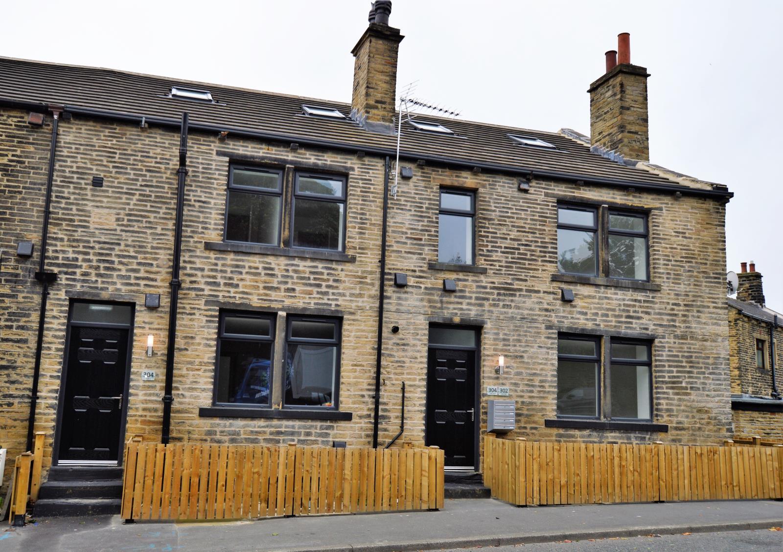 2 Bedroom Apartment Sold in Bradford, BD2