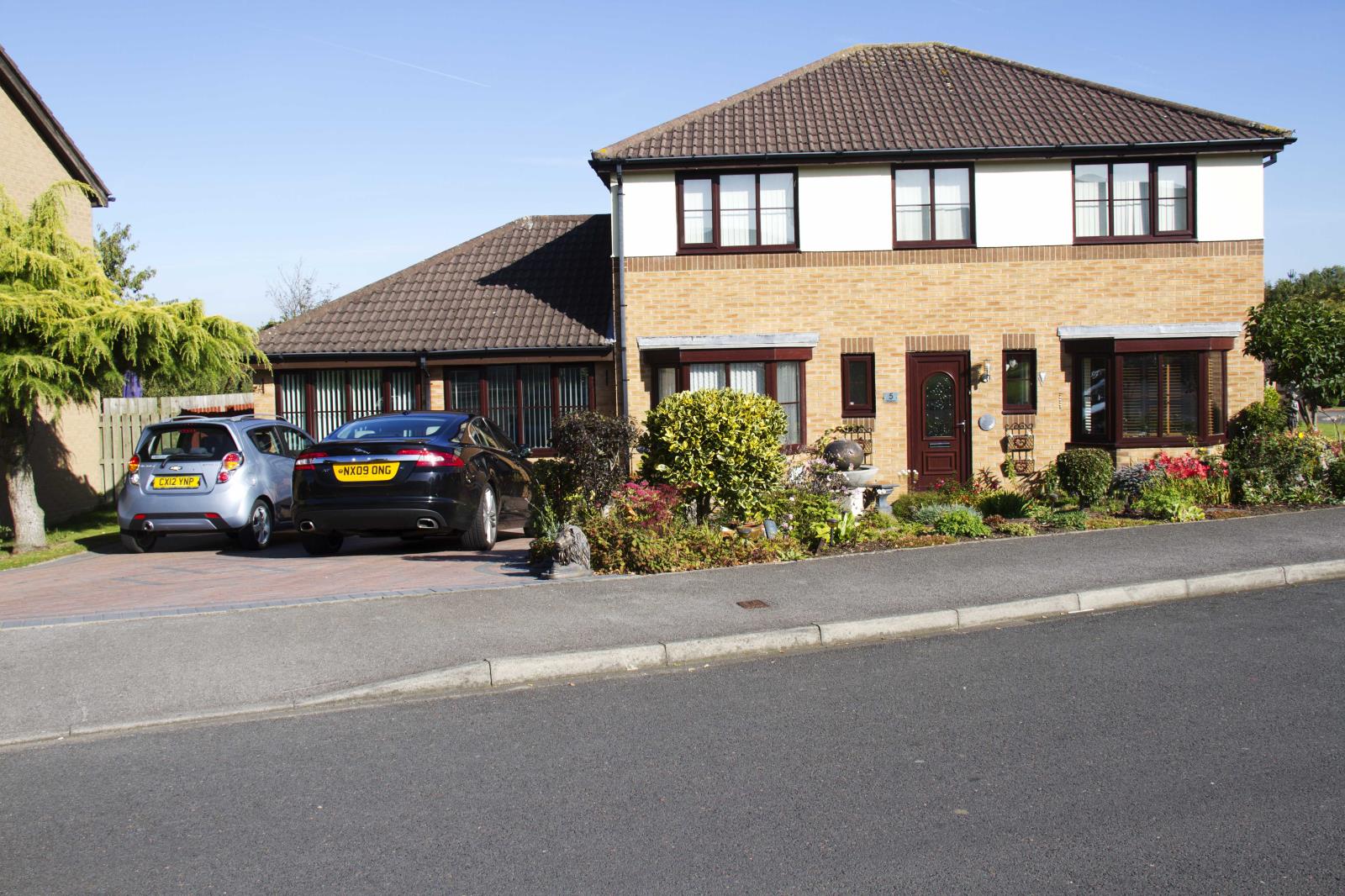 5 Bedroom Detached House Let in Newton Aycliffe, DL5