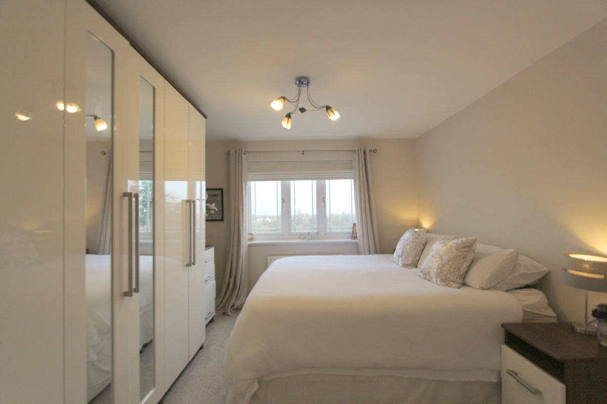 4 Bedroom Detached House Sold in Wigan, WN2