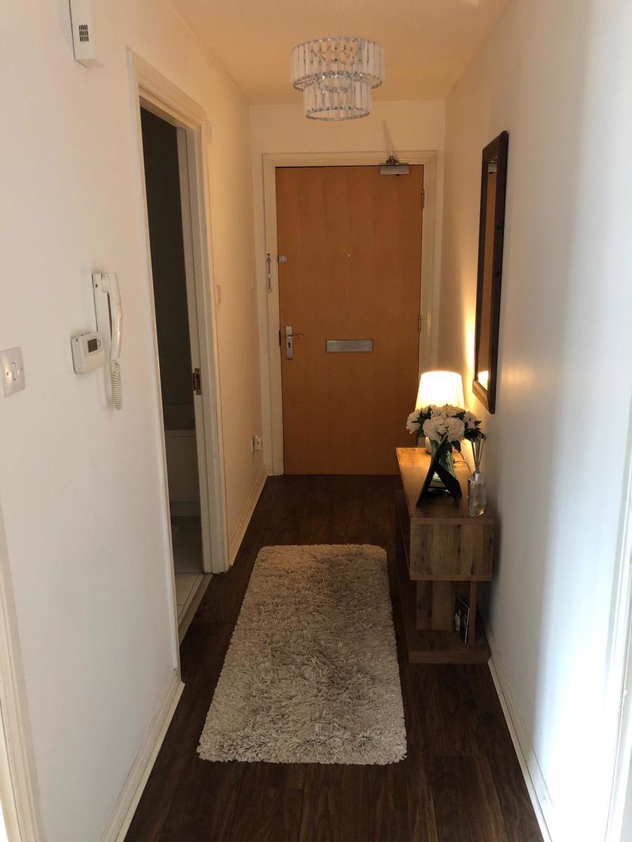 2 Bedroom Apartment Let in Renfrew, PA4