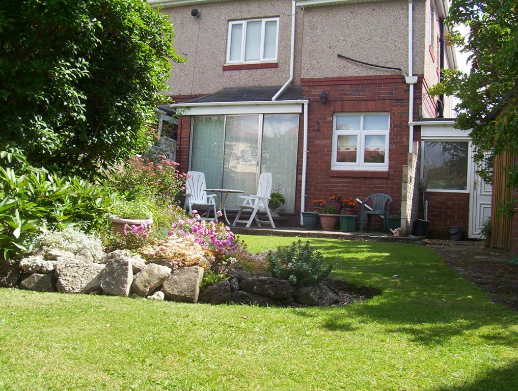 3 Bedroom SemiDetached House Sold in South Shields, NE34