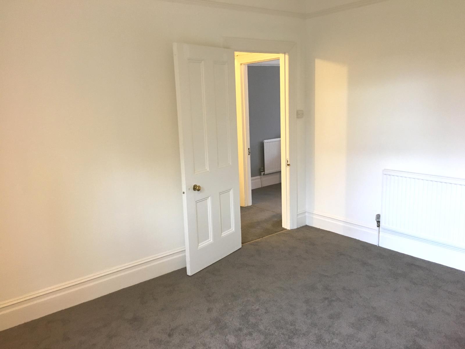 2 Bedroom Flat Let in Beckenham, BR3