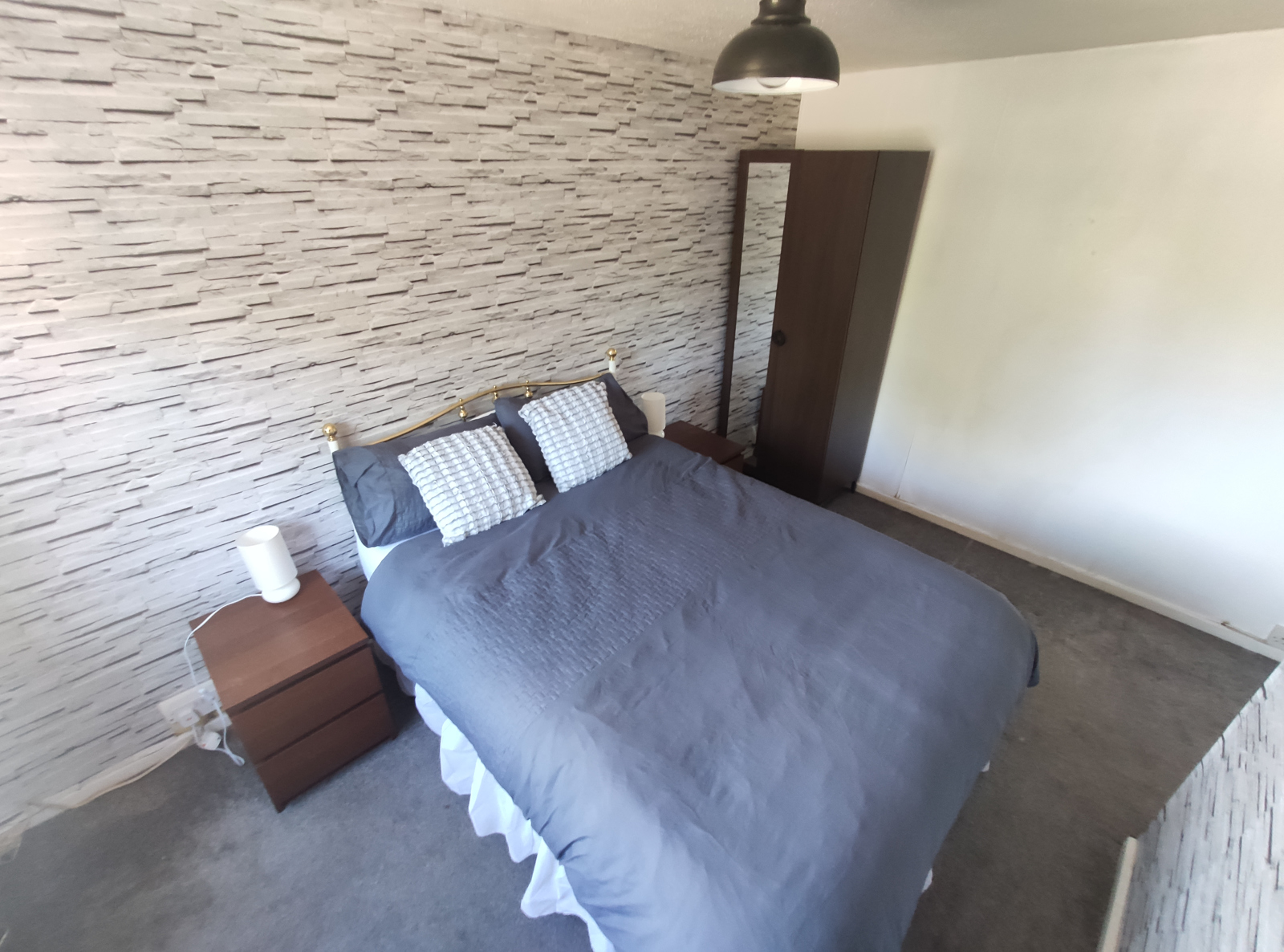 1 Bedroom Cluster House Sold in Crawley, RH11