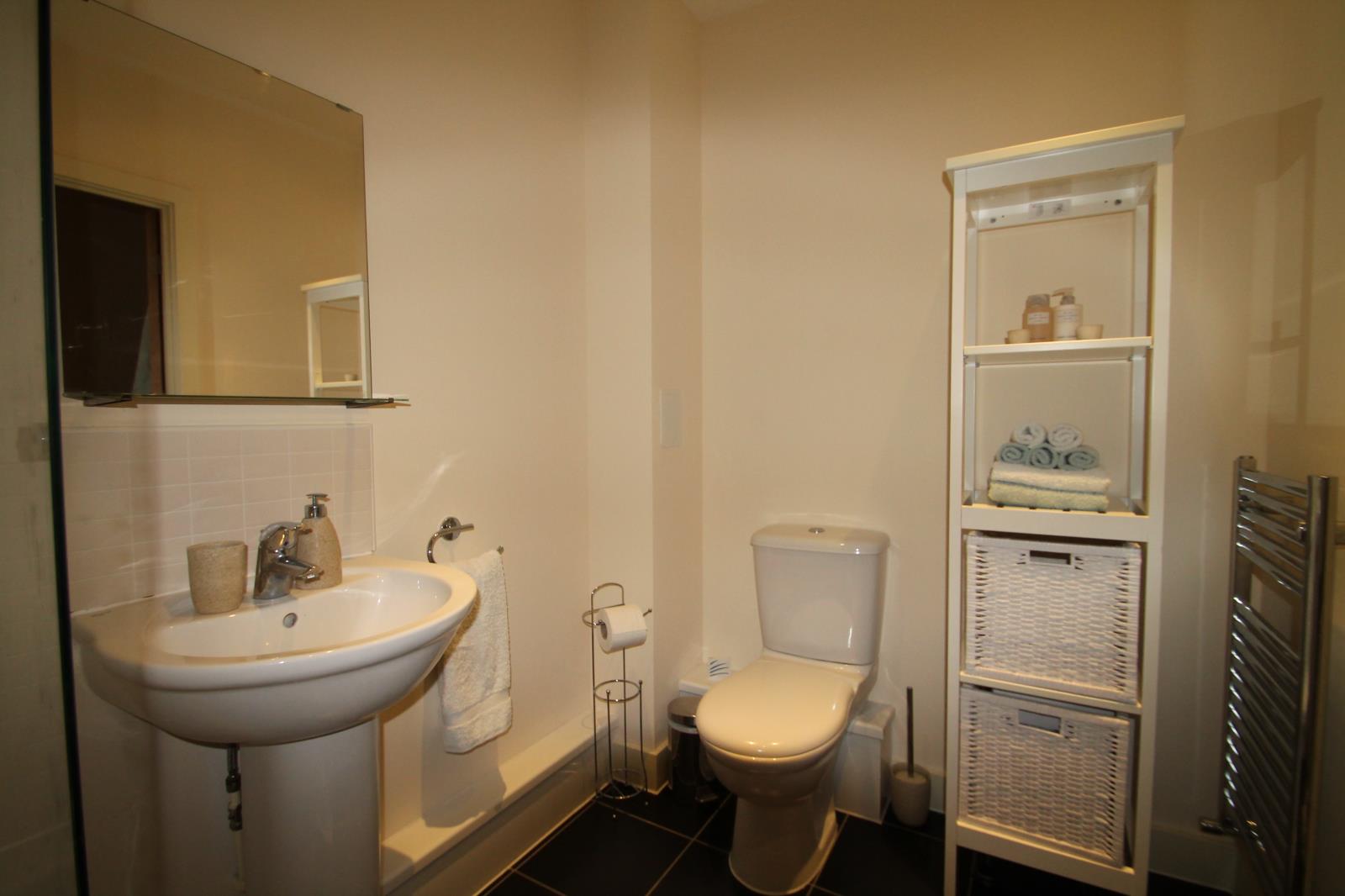 1 Bedroom Flat Let in Enfield, EN1