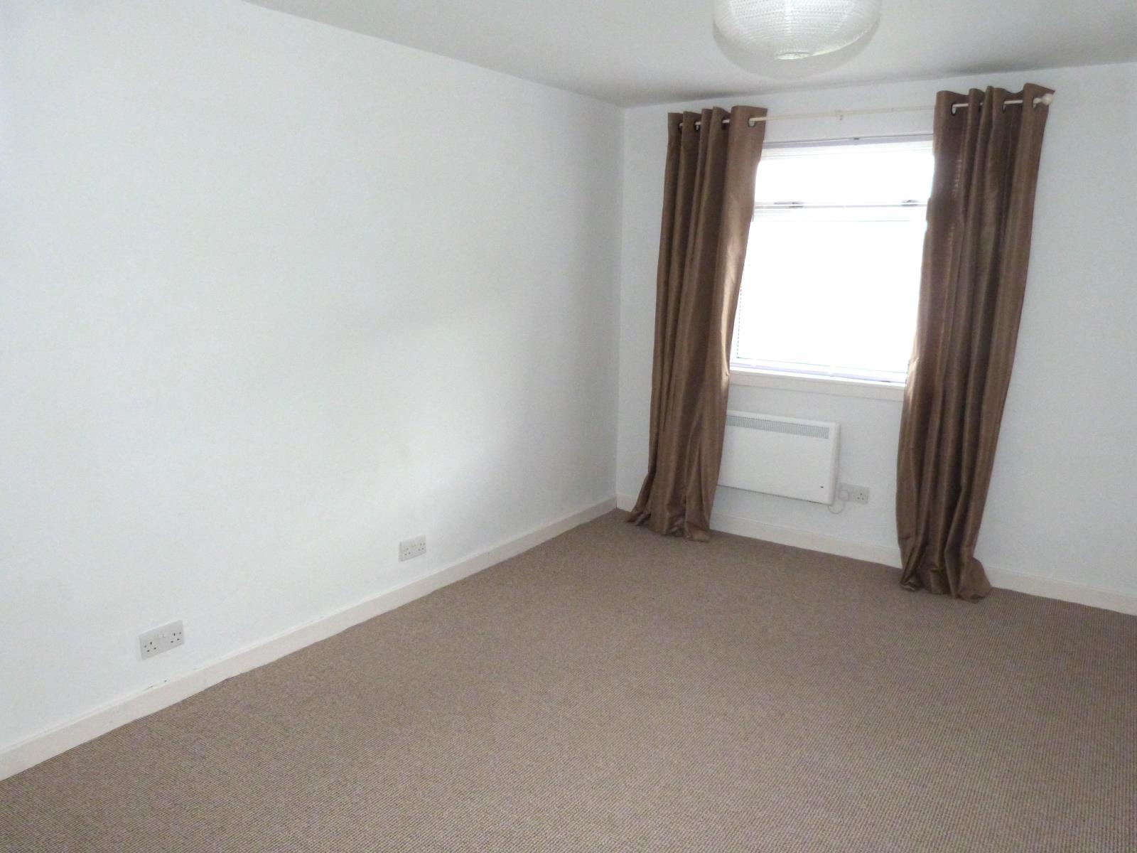 4 Bedroom Flat Sold in Tillicoultry, FK13
