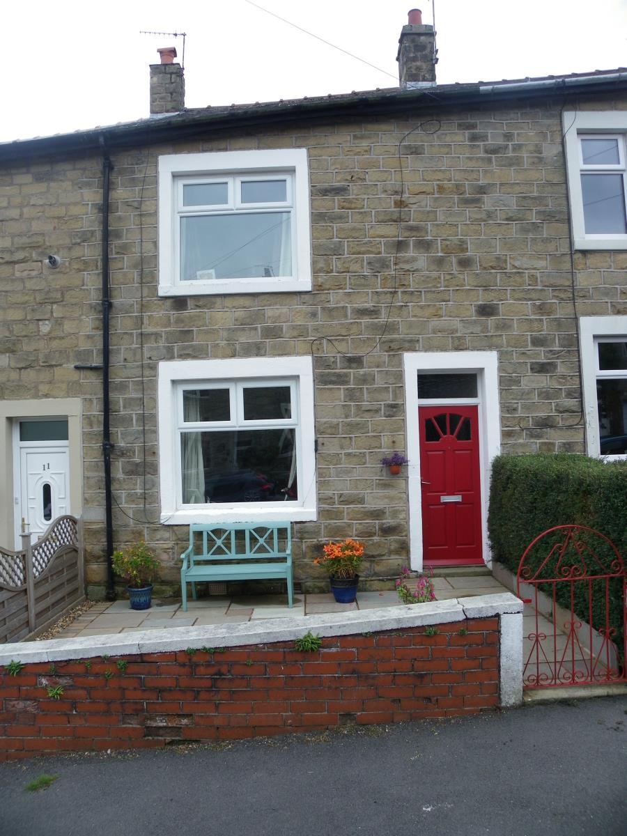 3 Bedroom Terraced House Sold in Barnoldswick, BB18