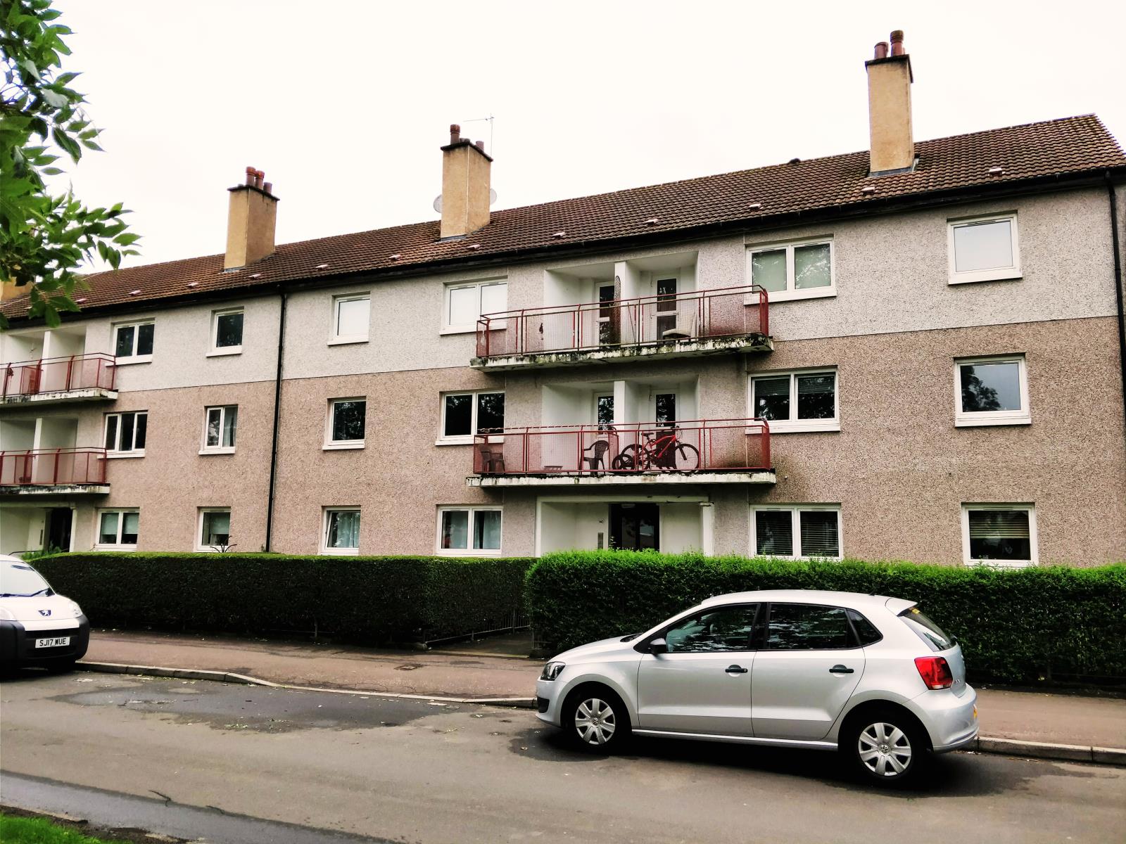 2 Bedroom Flat Sold in Glasgow, G45