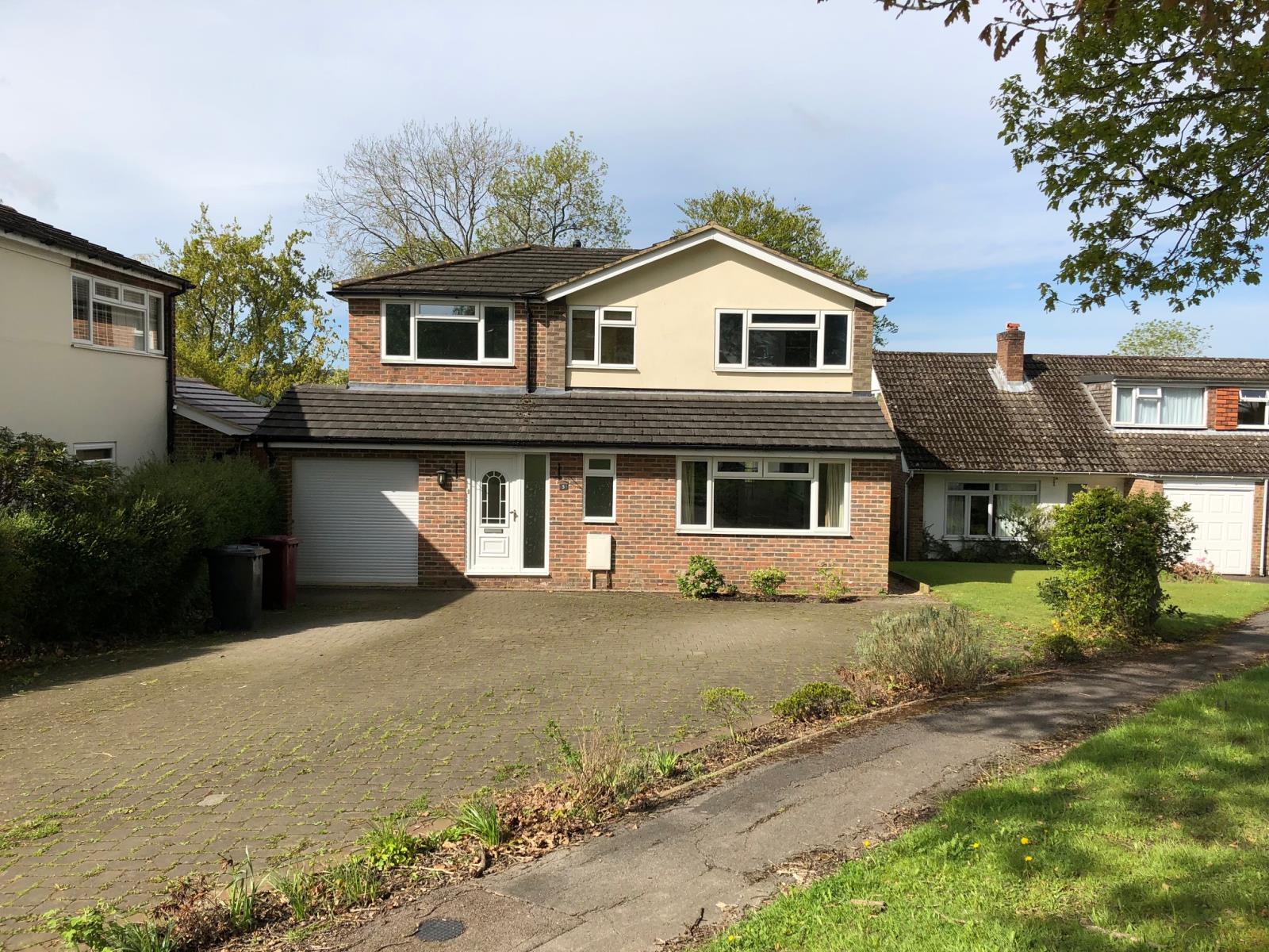 5 Bedroom Detached House Sold in Haslemere, GU27