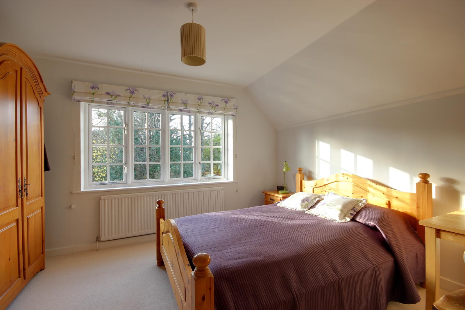 4 Bedroom Detached House Let in Farnham, GU9