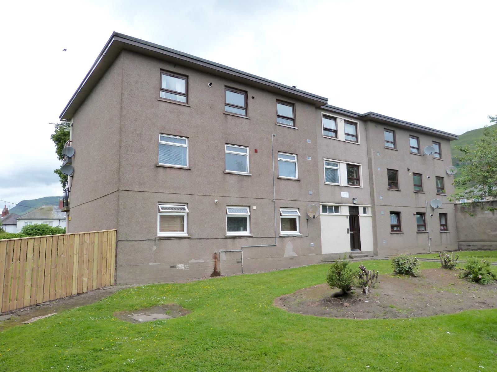 4 Bedroom Flat Sold in Tillicoultry, FK13