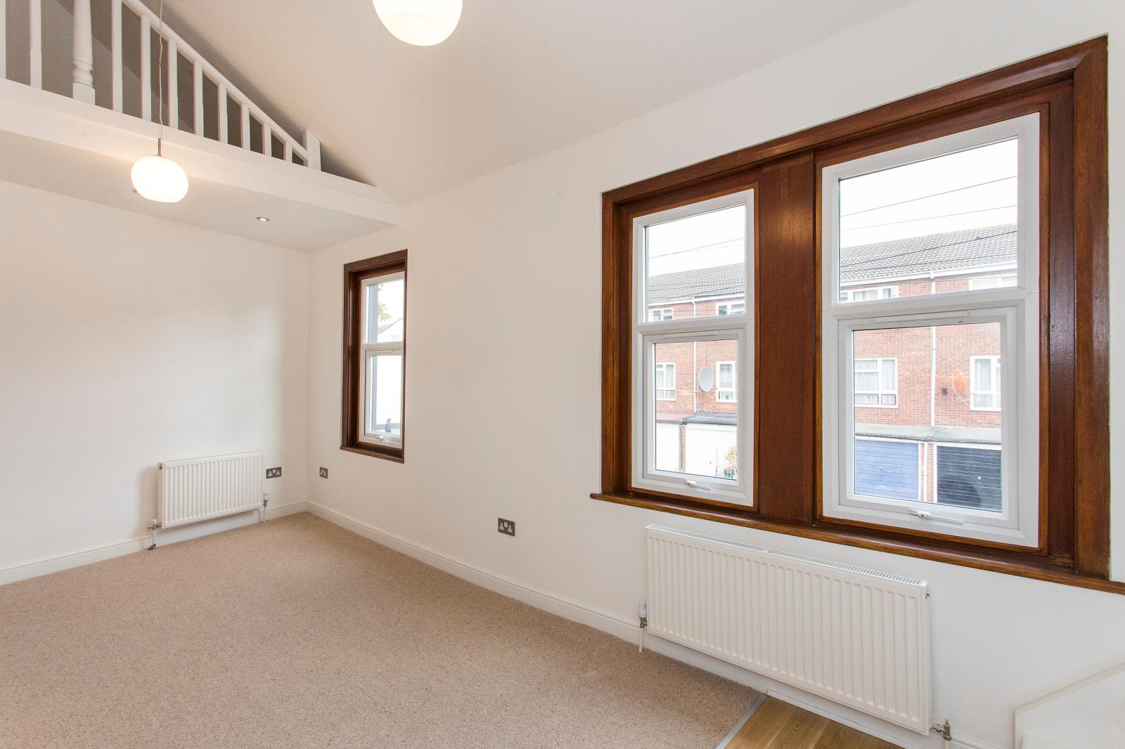1 Bedroom Flat Sold in London, E15