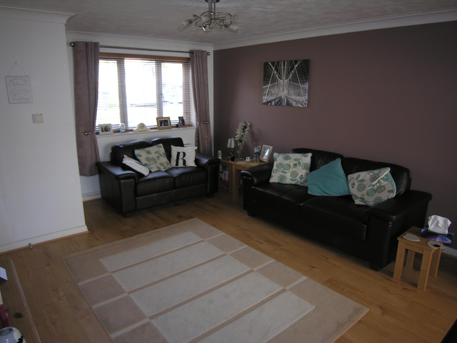 3 Bedroom Detached House Sold in Wellingborough, NN8