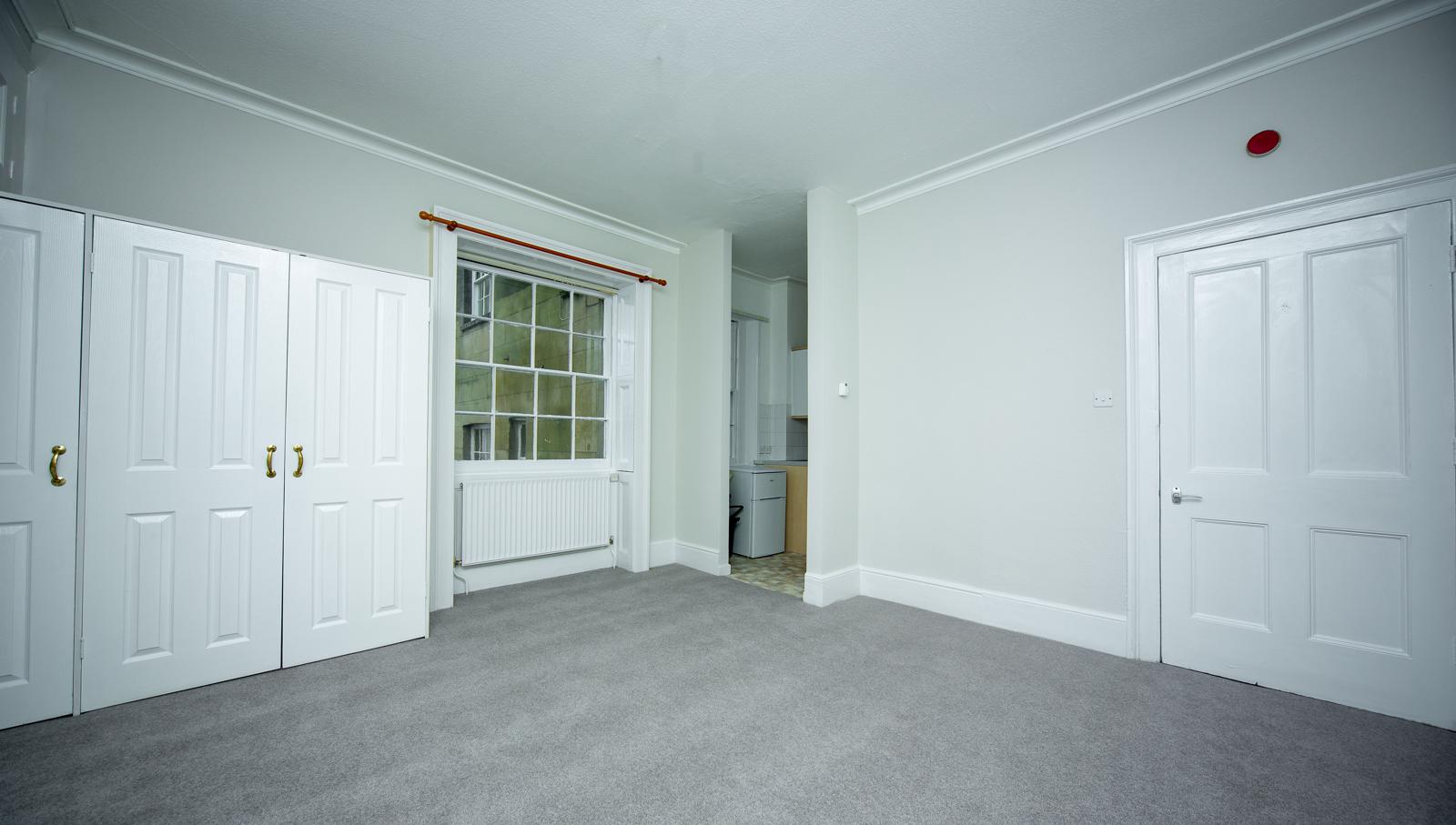 Studio Let in Cheltenham, GL50