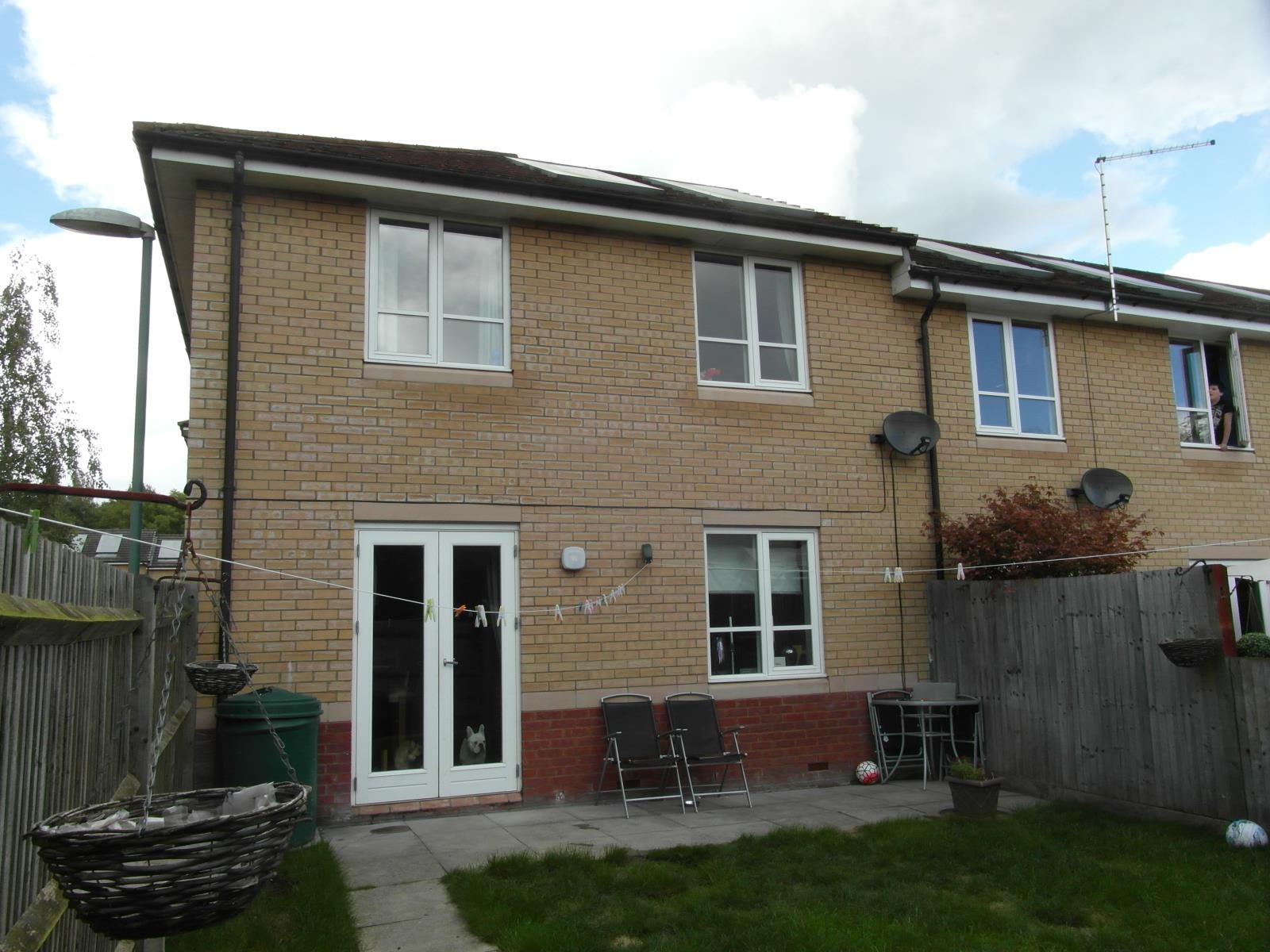 3 Bedroom Terraced House Let in Milton Keynes, MK5