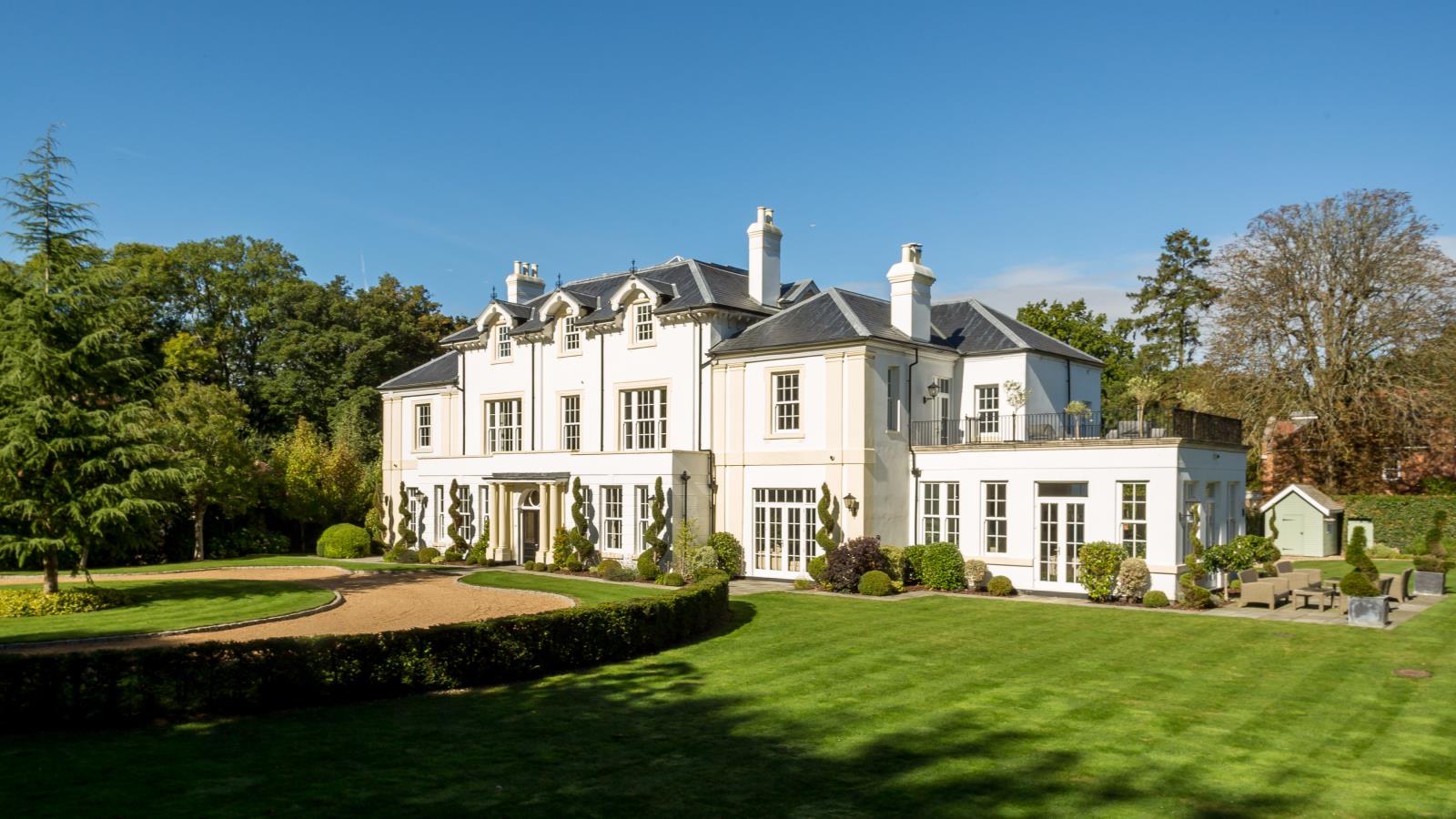 6 Bedroom Detached Villa Sold in Kenley, CR8