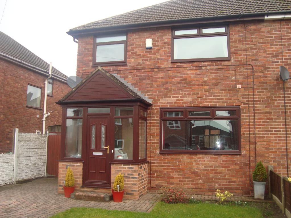 3 Bedroom Semi Detached House Let In Wigan Wn5