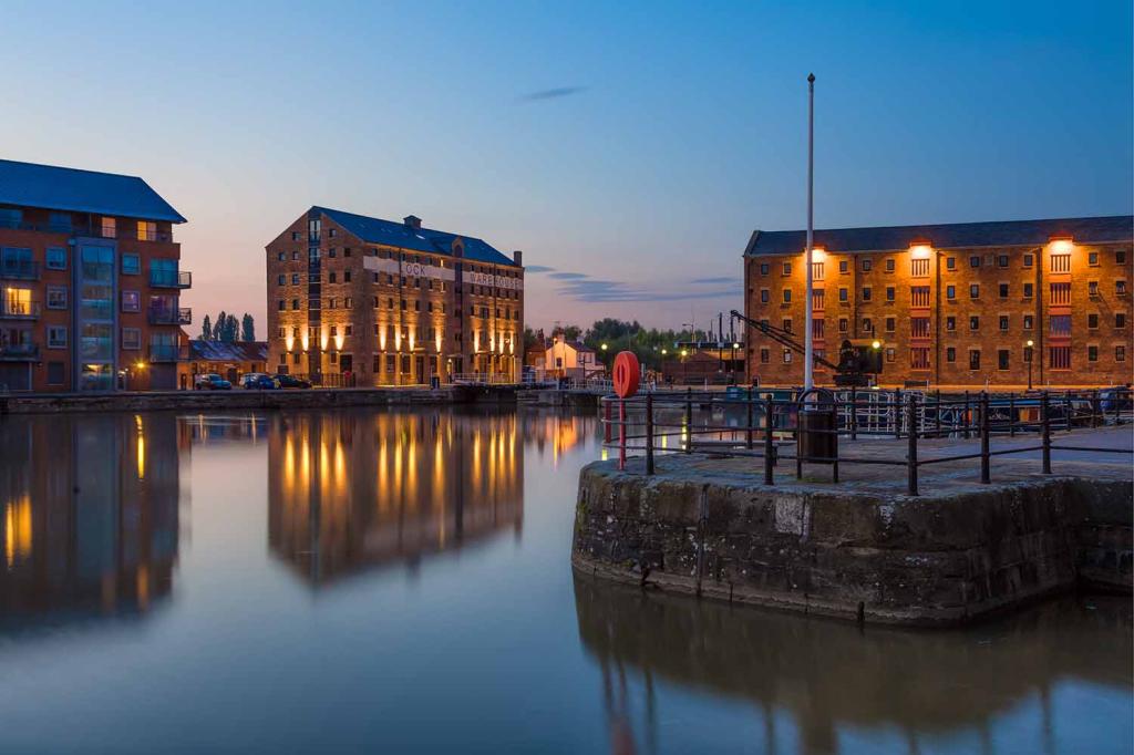 2 Bedroom Apartment Sold in Gloucester, GL1