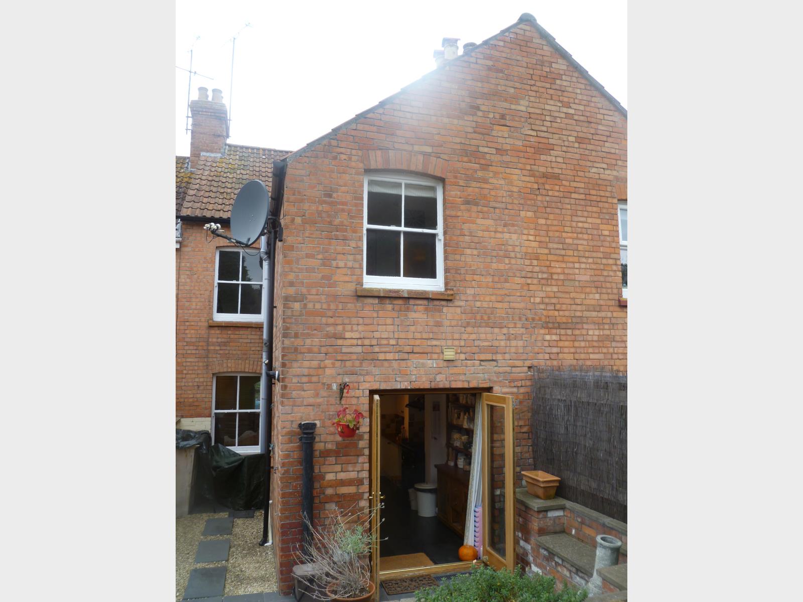 3 Bedroom Terraced House Sold in Yeovil, BA20