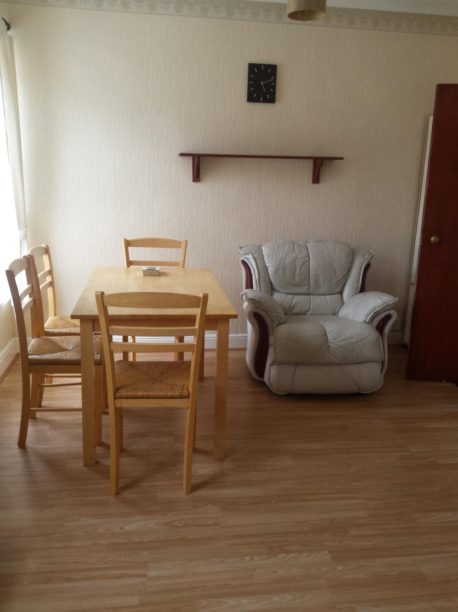 1 Bedroom Flat Let in Llanelli, SA15