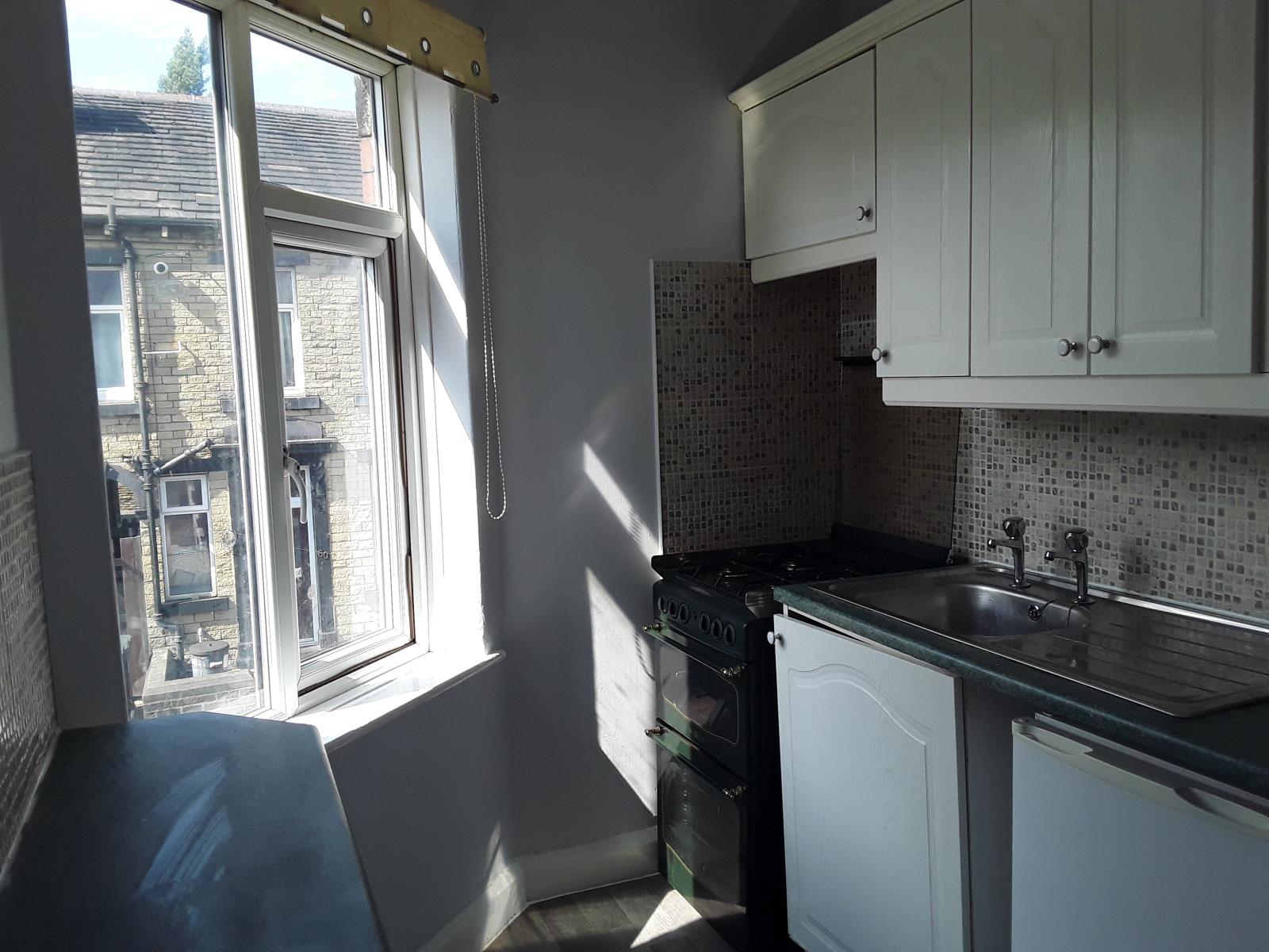 1 Bedroom Flat Let in Elland, HX5