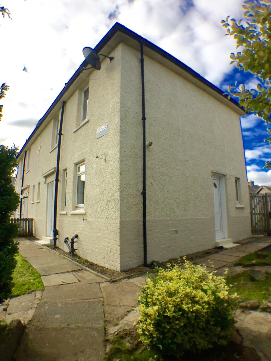 3 Bedroom SemiDetached House Let in Glasgow, G72