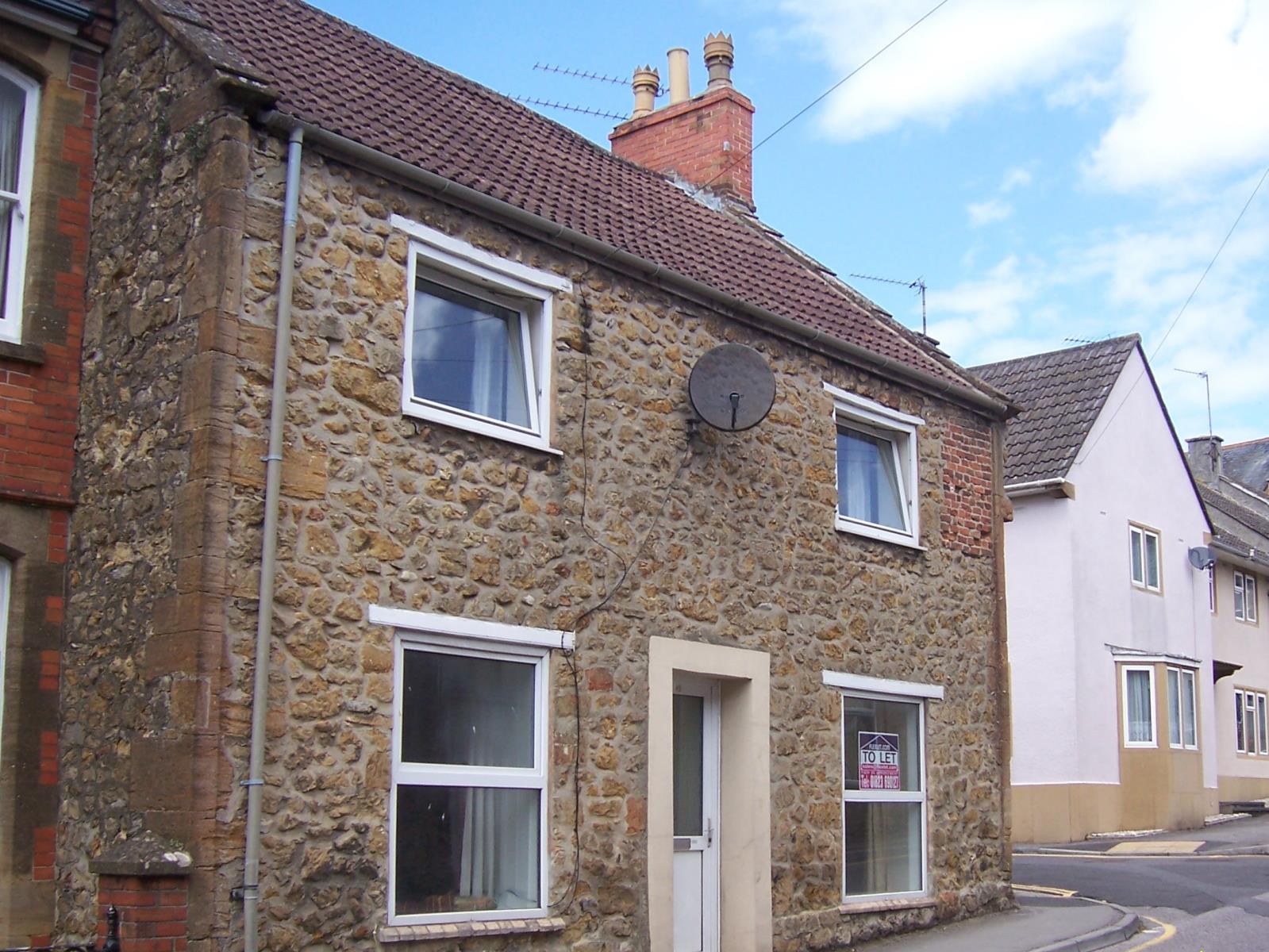 3 Bedroom SemiDetached House Let in Ilminster, TA19