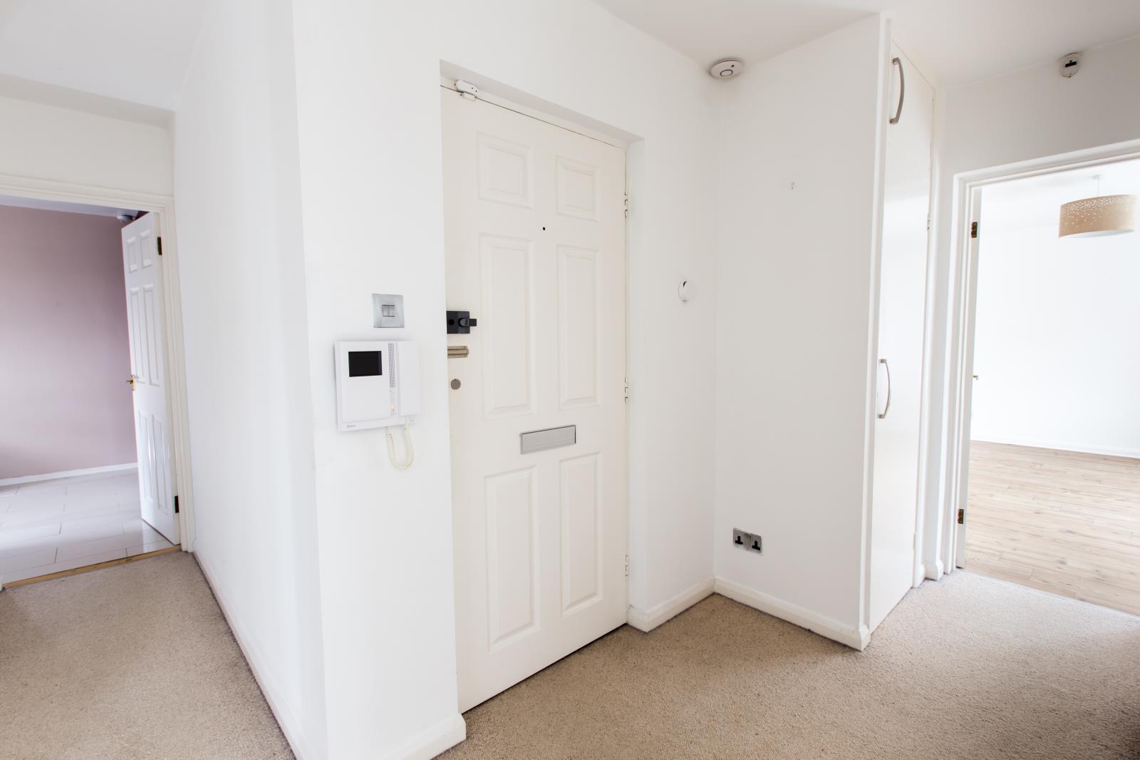 2 Bedroom Flat Let in Rickmansworth, WD3