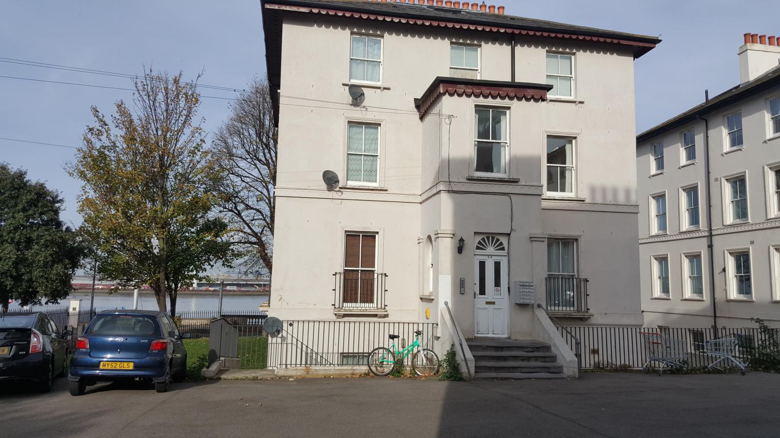 2 Bedroom Flat Let in Gravesend, DA11