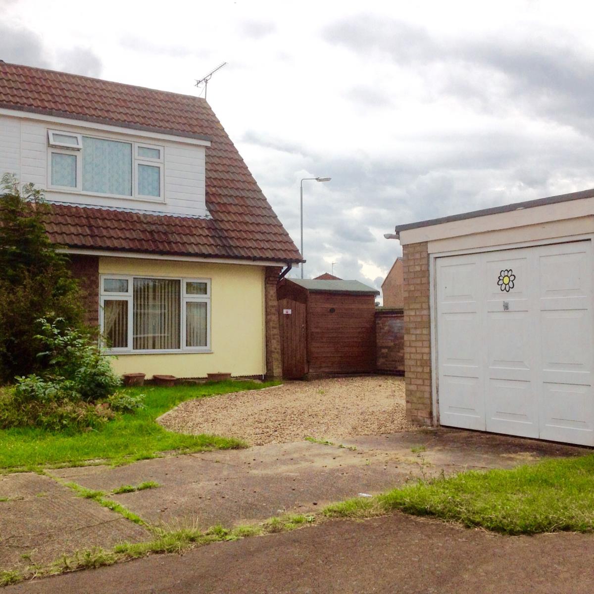 3 Bedroom SemiDetached House Sold in Wigston, LE18