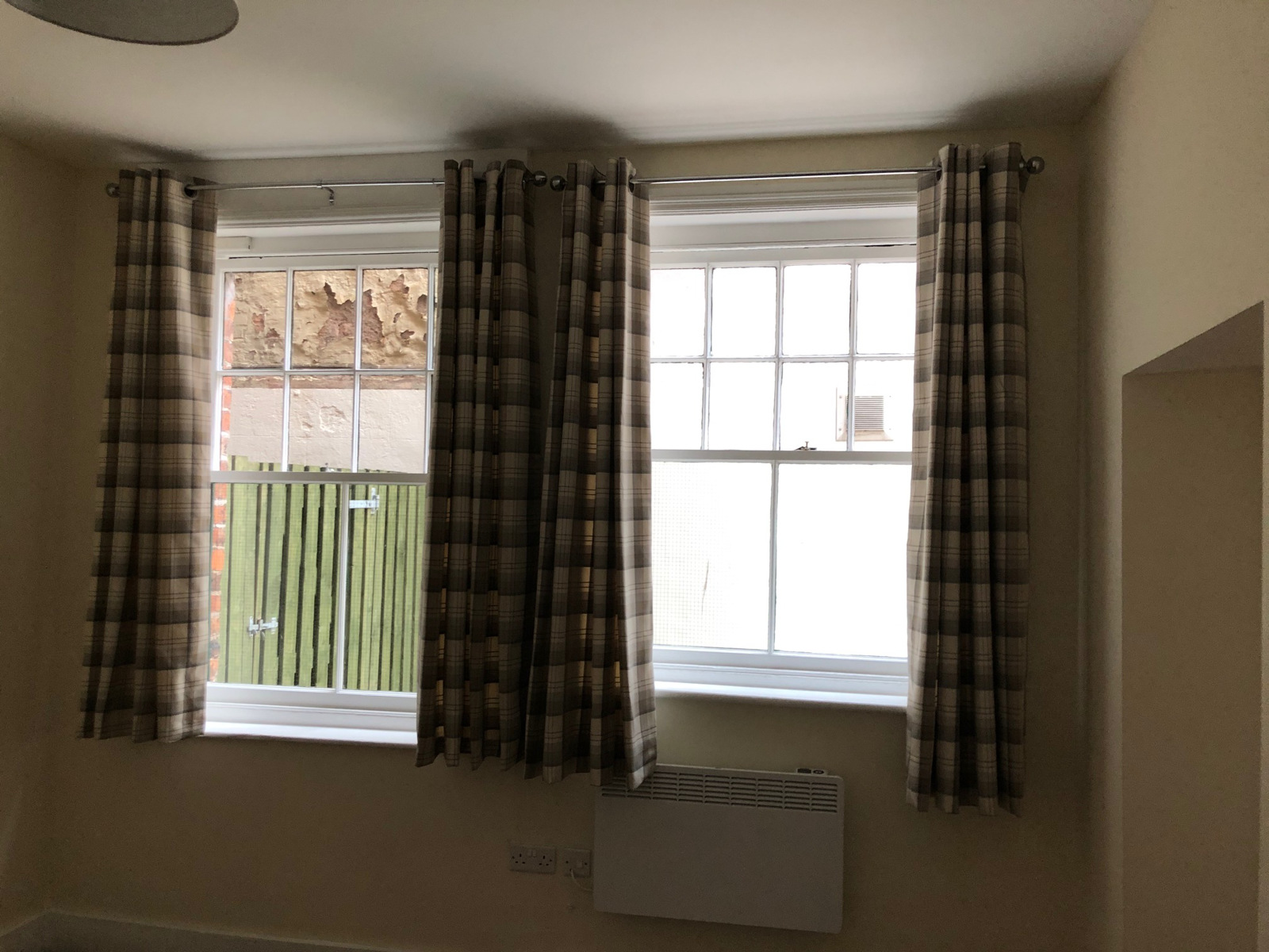 1 Bedroom Flat Let in Wrexham, LL11