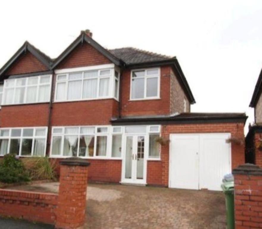 3 Bedroom SemiDetached House Sold in Warrington, WA4