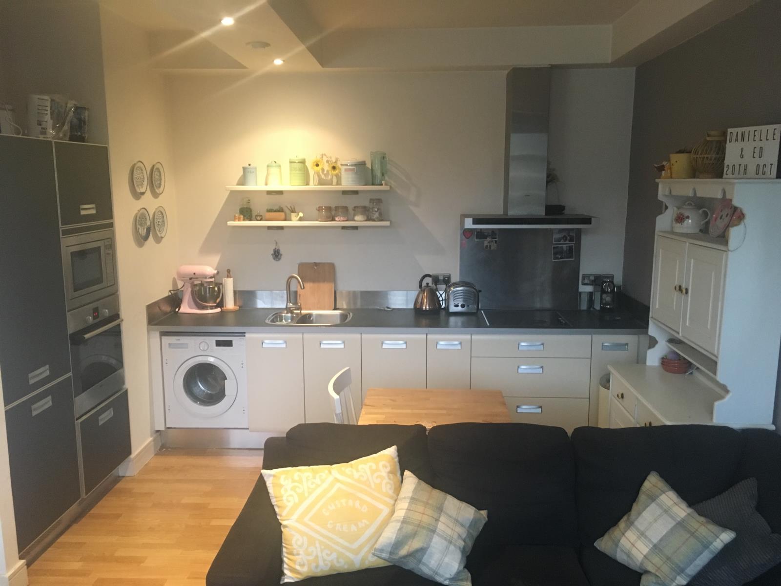 1 Bedroom Apartment Sold in Huddersfield, HD1