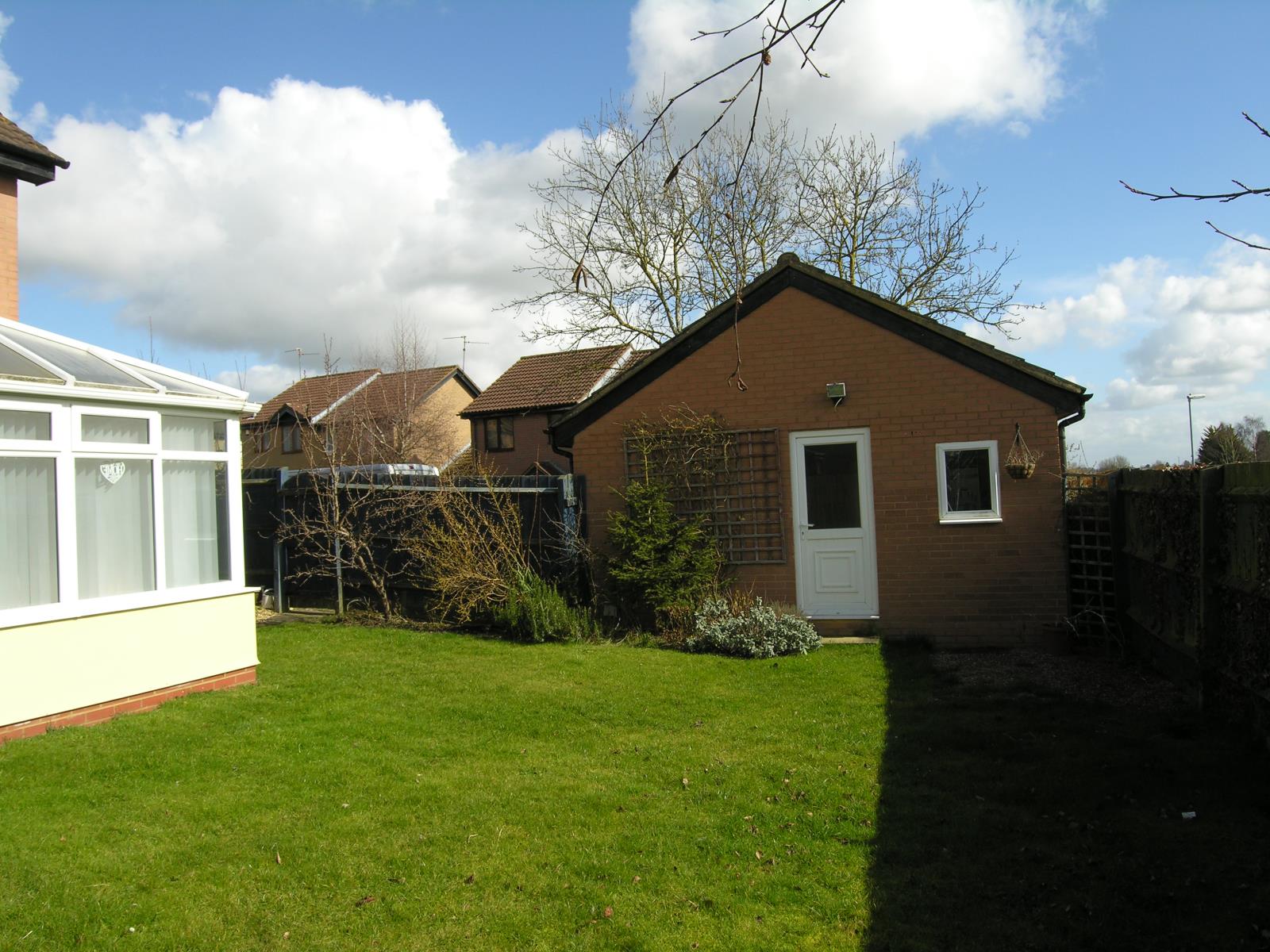 3 Bedroom Detached House Sold in Wellingborough, NN8