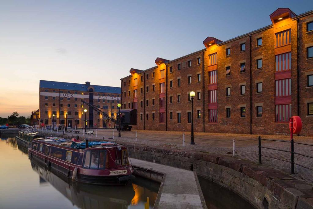 2 Bedroom Apartment Sold in Gloucester, GL1