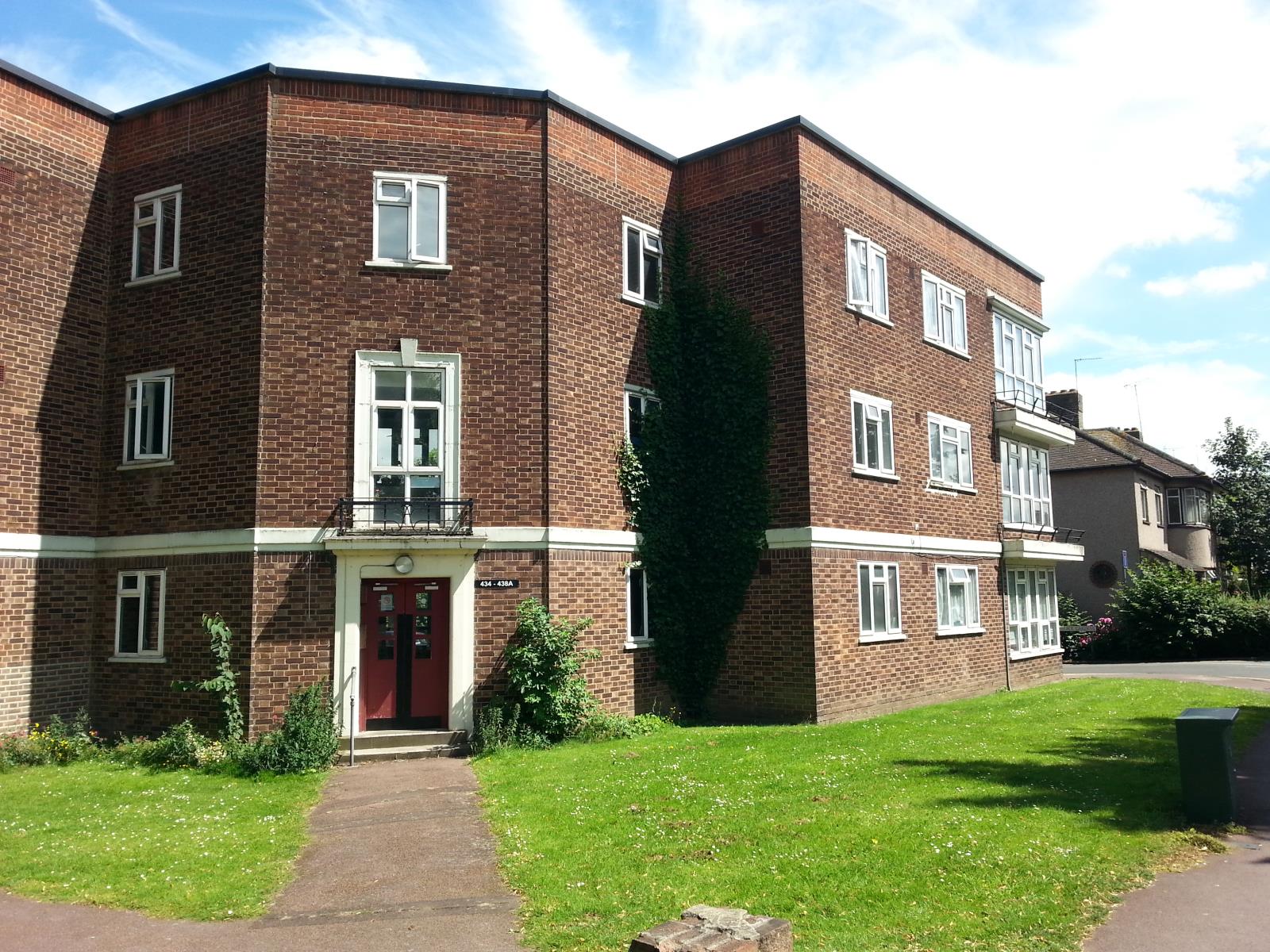 2 Bedroom Flat Sold in Barking, IG11